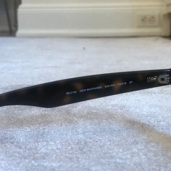 Ray-Ban Tortoise Shell Polarized Wayfarer - Picture 4 of 5